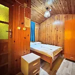 Gazde/Camere de închiriat Mercan